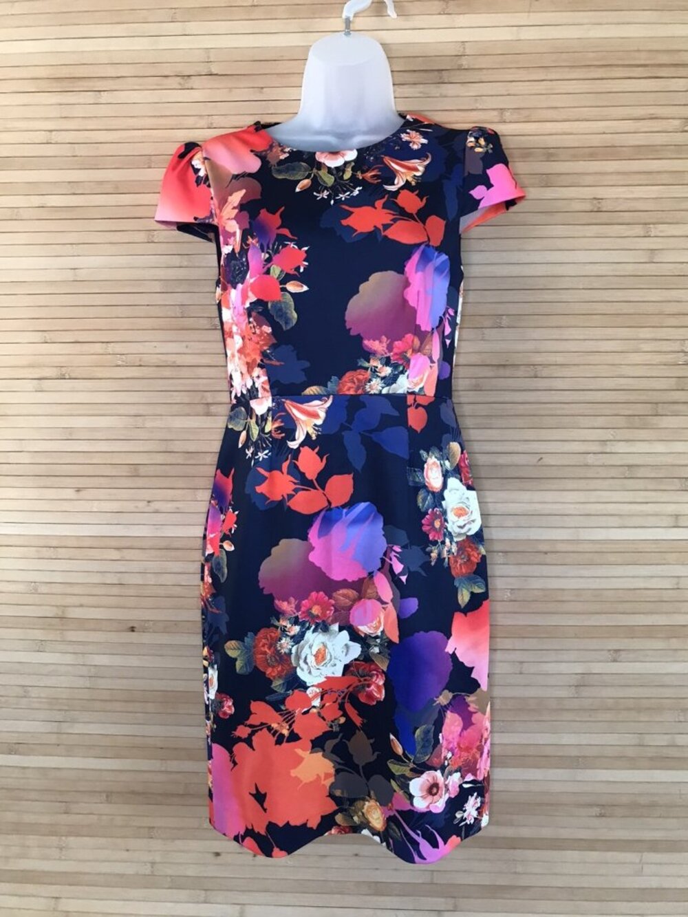 BETSEY JOHNSON Floral print flowers sheath dress sz 2 - Picture 3 of 7